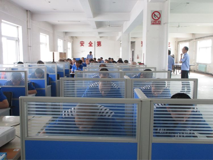 5b95c8c4b630e.jpg 辽宁省关山子戒毒所开展戒毒人员禁毒法制讲座和入所教育阶段考核-4.jpg