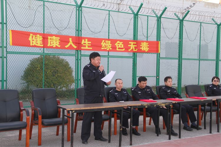 5bd155d318f54.jpg b3dd078204d3441a95ce3c85af9fc638.jpg