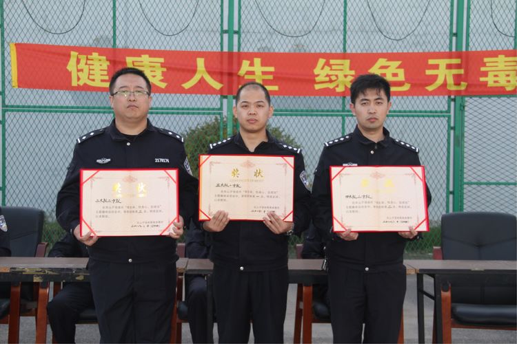 5bd155dc056fc.jpg 561cd0ebe63d45d0a42033a9d8b007c7.jpg